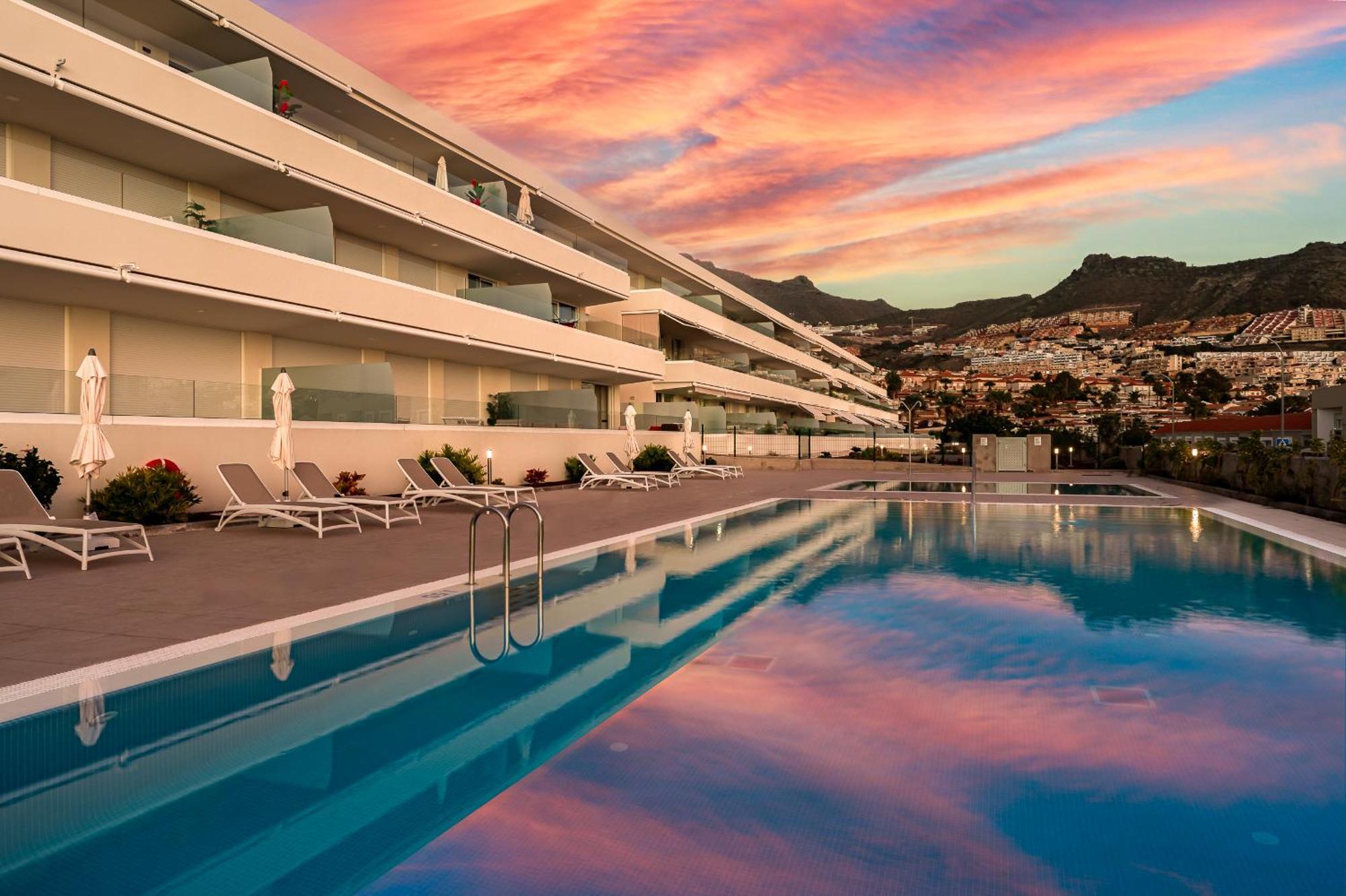 Modern New Apartment Las Terrazas De Costa Adeje. Heated Pool, Big Terrace And Private Parking Экстерьер фото
